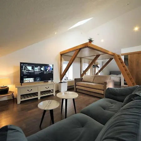 Apartment Amazing Old Apt Town With Balcony Riga